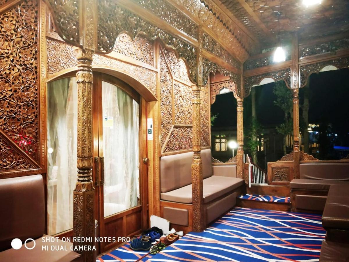 The Mughal Sheraton Houseboat Hotel Durgjan Exterior foto
