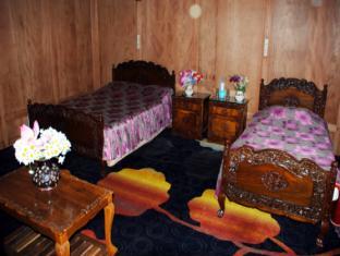 The Mughal Sheraton Houseboat Hotel Durgjan Exterior foto